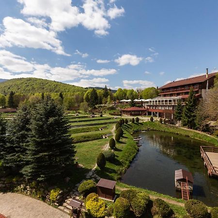 Complex Pastravaria Albota Hotel Arpaşu de Sus Buitenkant foto